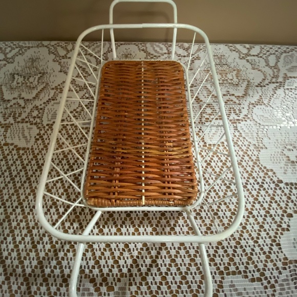 Temptations by Tara. Floral embroidery bake/serveware. 13 x 8 x 3”. 1.5 quarts. - Picture 6 of 8